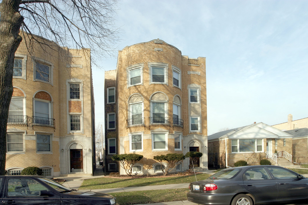 6226 N Albany Ave in Chicago, IL - Building Photo