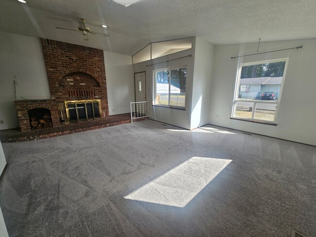 17022 8th Ave Ct E