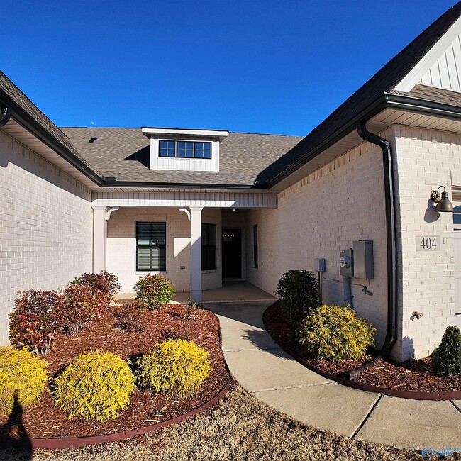 404 Tillane Pk Cir in Huntsville, AL - Building Photo - Building Photo