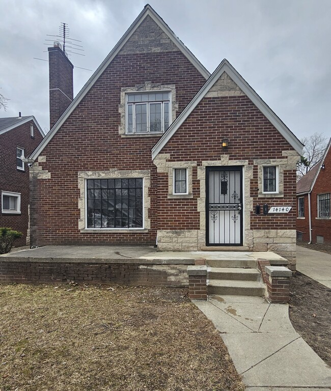 property at 14140 Fairmount Dr