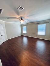 707 Point Sunset in San Antonio, TX - Building Photo - Building Photo