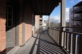 1120 Commonwealth Ave, Unit 4 in Boston, MA - Foto de edificio - Building Photo