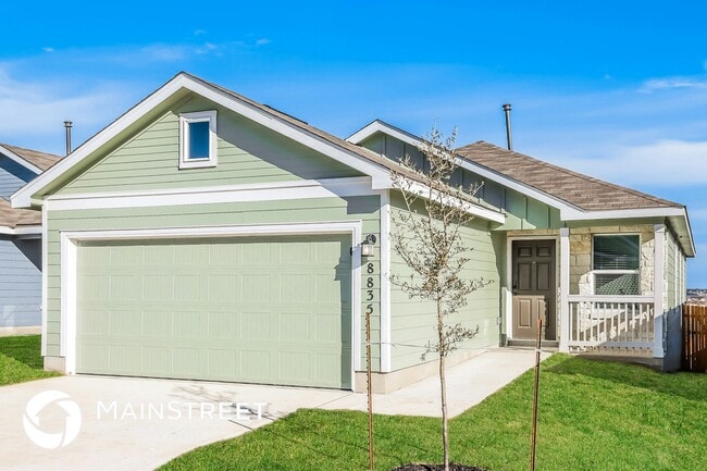 8835 Barrow Path in Converse, TX - Foto de edificio - Building Photo