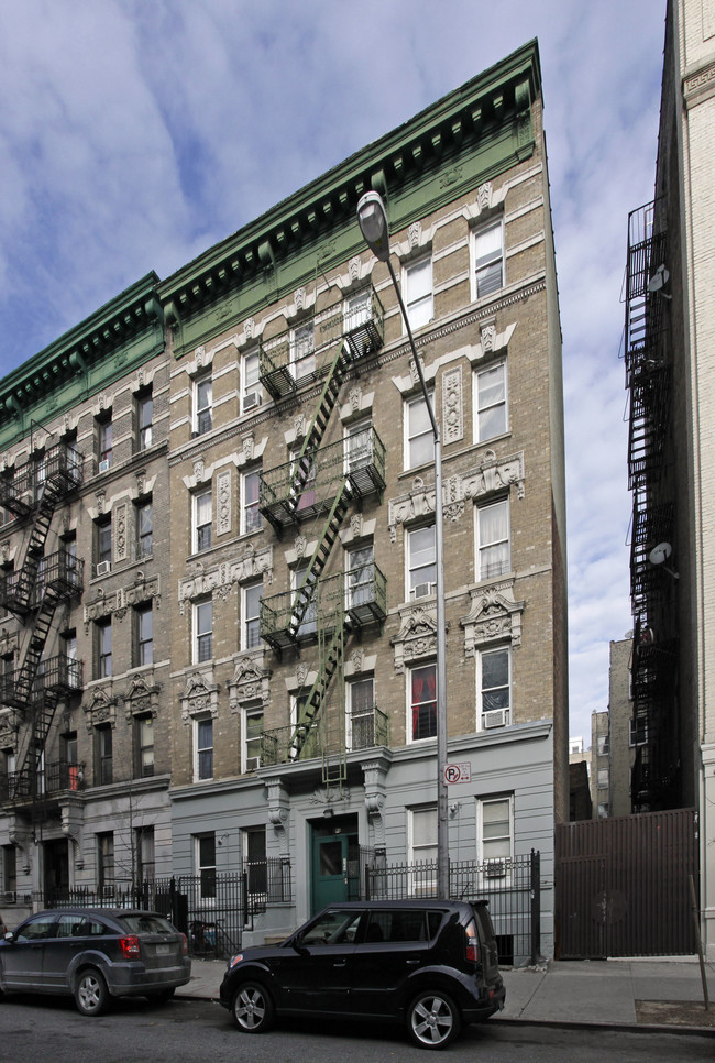 563 173rd St in New York, NY - Foto de edificio - Building Photo