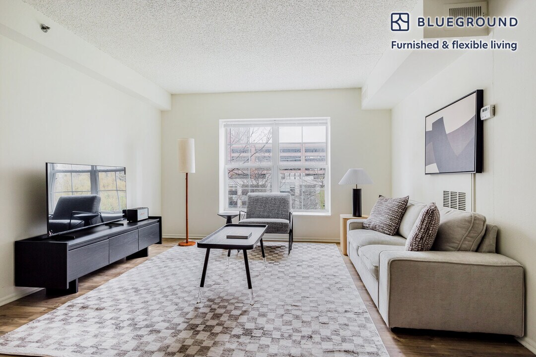 444 Washington Blvd in Jersey City, NJ - Building Photo