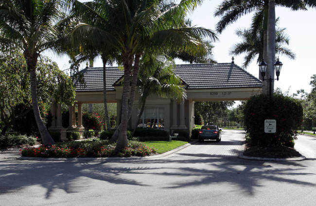 Callista at Fiddler's Creek in Naples, FL - Foto de edificio - Building Photo