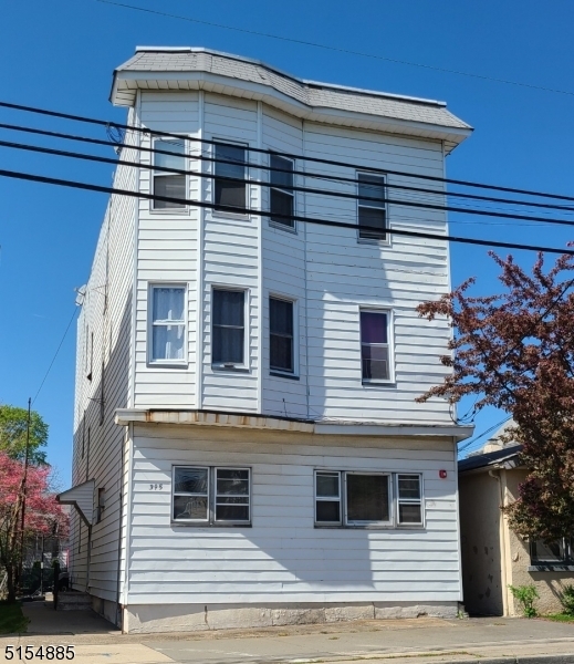 395 Lanza Ave in Garfield, NJ - Building Photo