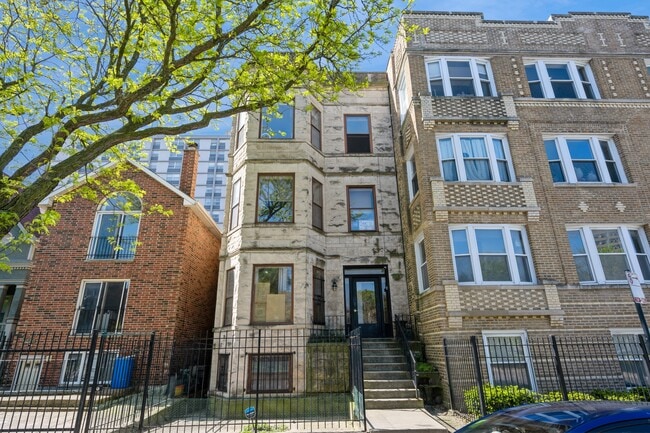 845 W Leland Ave, Unit 2