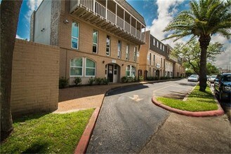 215 Postoffice St in Galveston, TX - Foto de edificio - Building Photo