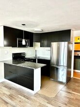 340 Main St in Melrose, MA - Foto de edificio - Building Photo