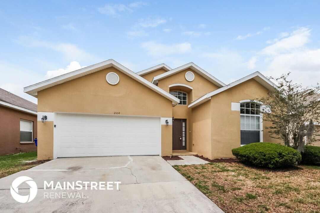 2104 Justice Ln in St. Cloud, FL - Building Photo