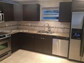 5604 Hayes St in Hollywood, FL - Building Photo - Building Photo