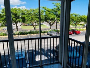 251 S Cypress Rd in Pompano Beach, FL - Building Photo - Building Photo