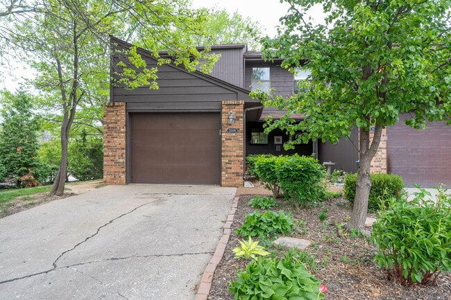 2200 Bushnell Dr in Columbia, MO - Building Photo - Building Photo