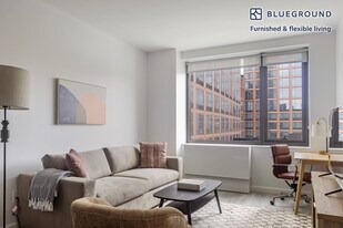 77 Commercial St in Brooklyn, NY - Building Photo