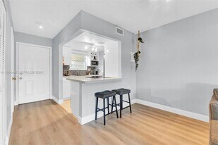 8600 SW 109th Ave in Miami, FL - Building Photo