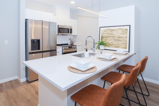 2630 N Hackett Ave in Milwaukee, WI - Building Photo - Building Photo