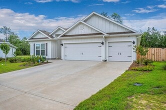 125 Hobson Ave in Crestview, FL - Building Photo - Building Photo