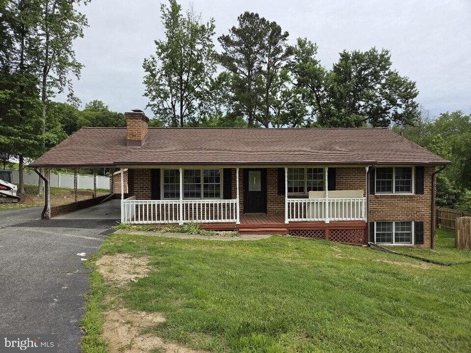 4 Hicks Ct in Falmouth, VA - Building Photo
