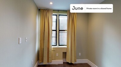 Private bedroom in 3 bed/2 bath Home in New York, NY - Building Photo - Building Photo