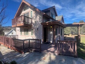 1132 Snowbird Dr in Frazier Park, CA - Building Photo