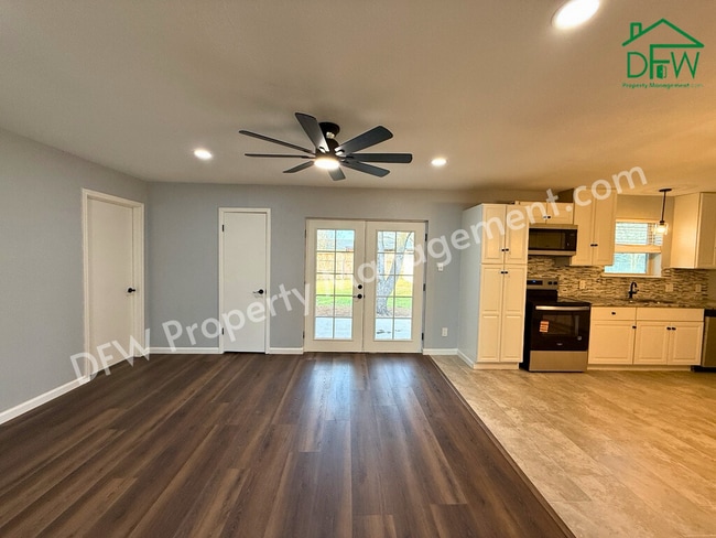 6101 Melody Ln in Watauga, TX - Building Photo - Building Photo