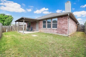 5528 Ridge View Dr in Watauga, TX - Building Photo - Building Photo