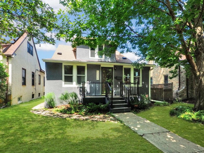 property at 3004 E Minnehaha Pkwy