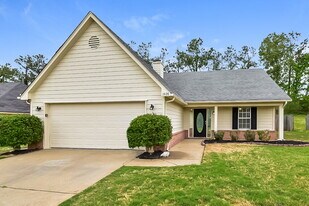 1928 Thomas St in Horn Lake, MS - Building Photo