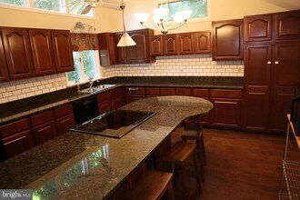 10 Dew Wood Ct in Rockville, MD - Building Photo - Building Photo
