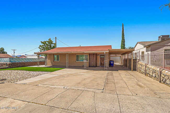 513 Cardon St in El Paso, TX - Building Photo - Building Photo