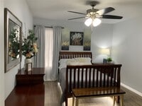 840 Threadneedle St photo'