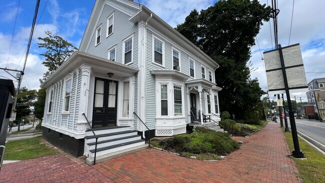 29-31 Silver St-Unit -29 in Dover, NH - Building Photo - Building Photo