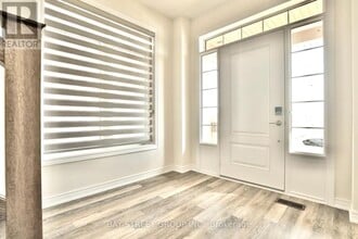 3026 Postridge Dr in Oakville, ON - Building Photo - Building Photo