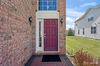 37 Delmore Dr in Kendall Park, NJ - Building Photo - Building Photo