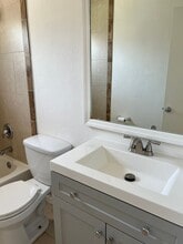 10309 Kentucky St in Bonita Springs, FL - Foto de edificio - Building Photo