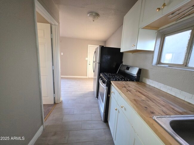 2135 W Hadley St in Phoenix, AZ - Building Photo - Building Photo