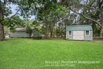 1080 Callaway Dr in Alvin, TX - Building Photo - Building Photo