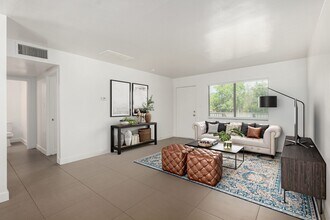 1231 E Thomas Rd in Phoenix, AZ - Building Photo - Building Photo
