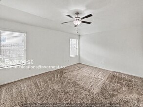 3817 Fort Collins Way in Austin, TX - Building Photo - Building Photo