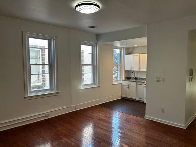 property at 734 S 4th St