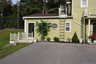 159 Main St in Chester, CT - Building Photo - Building Photo