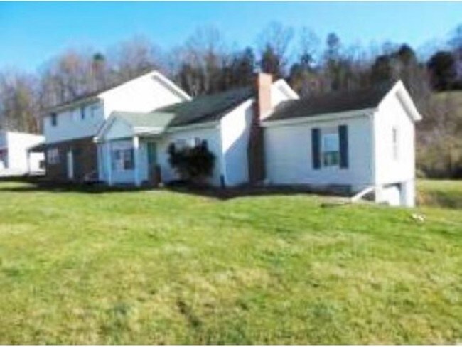 10290 E Andrew Johnson Hwy in Limestone, TN - Foto de edificio - Building Photo