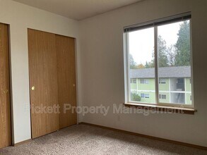 683 Northpark Ln in Bremerton, WA - Building Photo - Building Photo