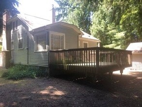 8528 SW 35th Ave in Portland, OR - Building Photo - Building Photo