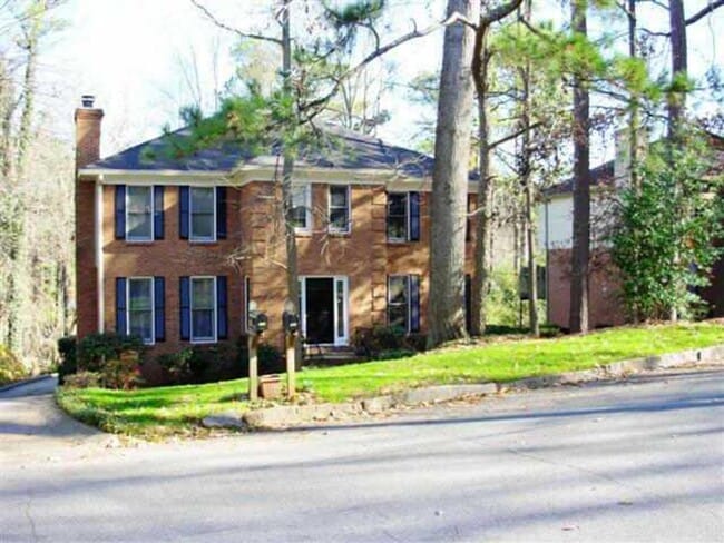 property at 795 N Parkwood Rd