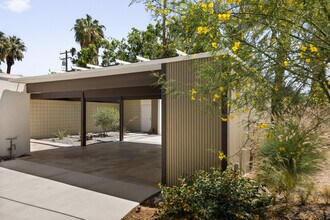 74110 Covered Wagon Trail in Palm Desert, CA - Foto de edificio - Building Photo