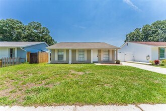 16017 Woodpine Dr in Tampa, FL - Building Photo - Building Photo