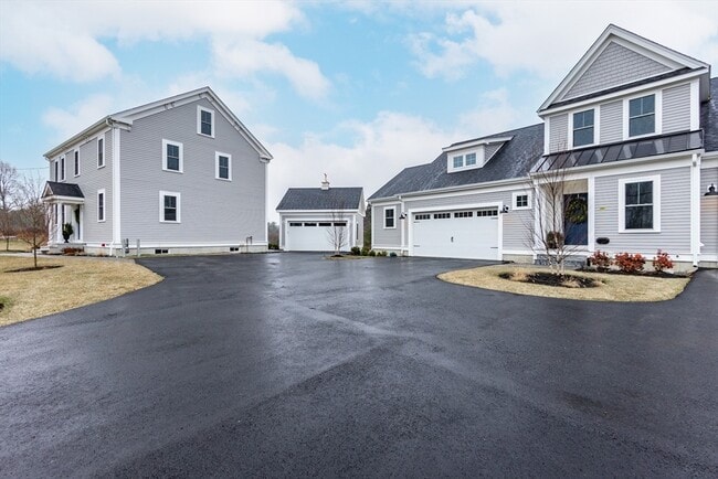 85 E Main St in Hopkinton, MA - Building Photo - Building Photo