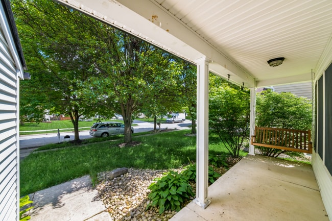 8607 Clover Glade Dr in Lewis Center, OH - Building Photo - Building Photo